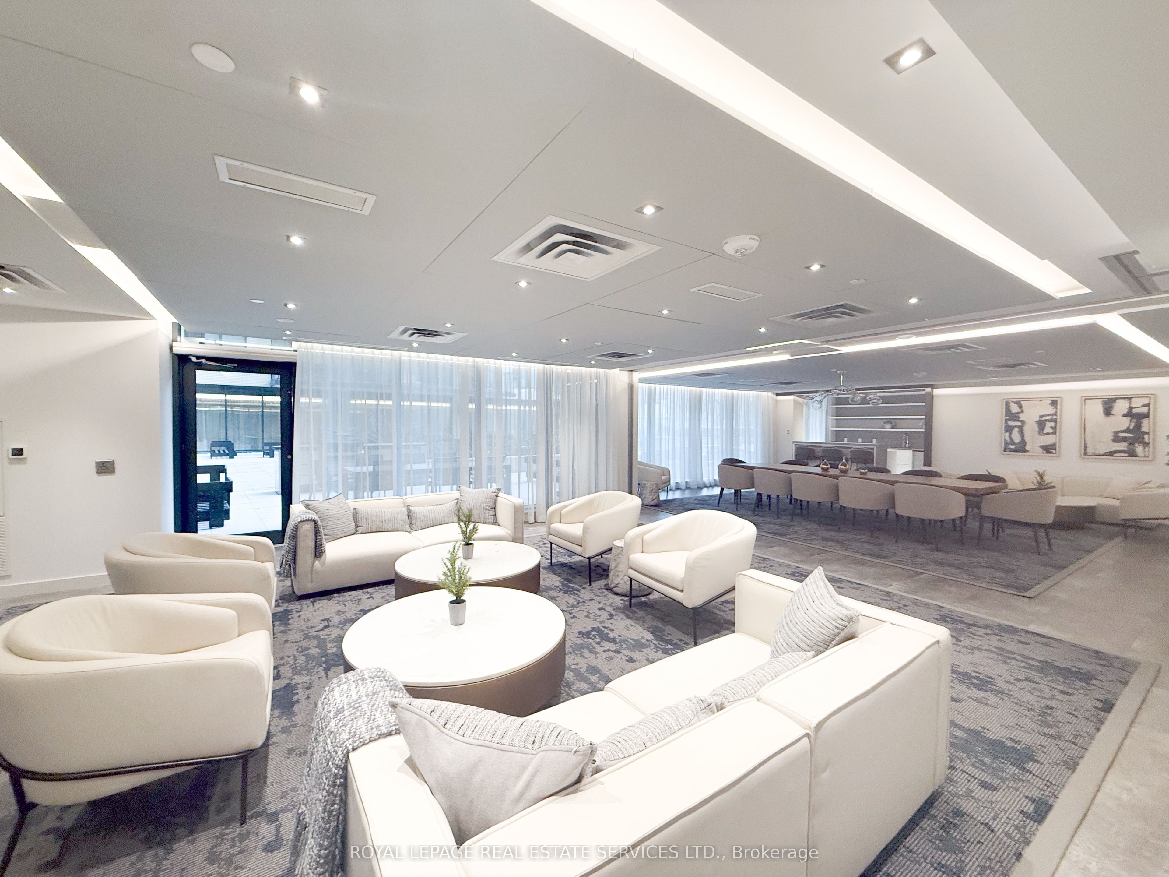 543 Richmond Street W, #425