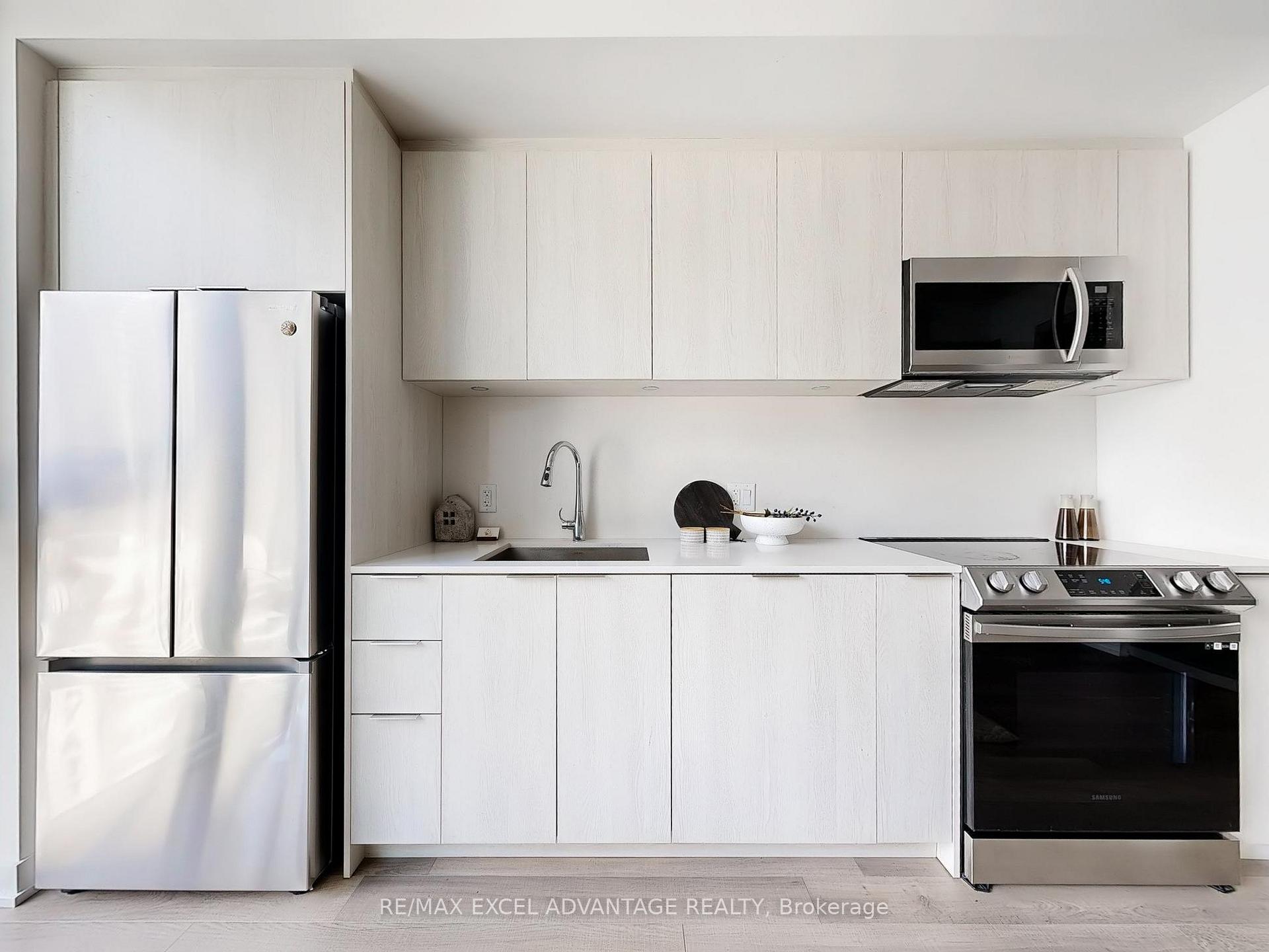 2 Bedrooms Condo at 357 King, Toronto For sale
