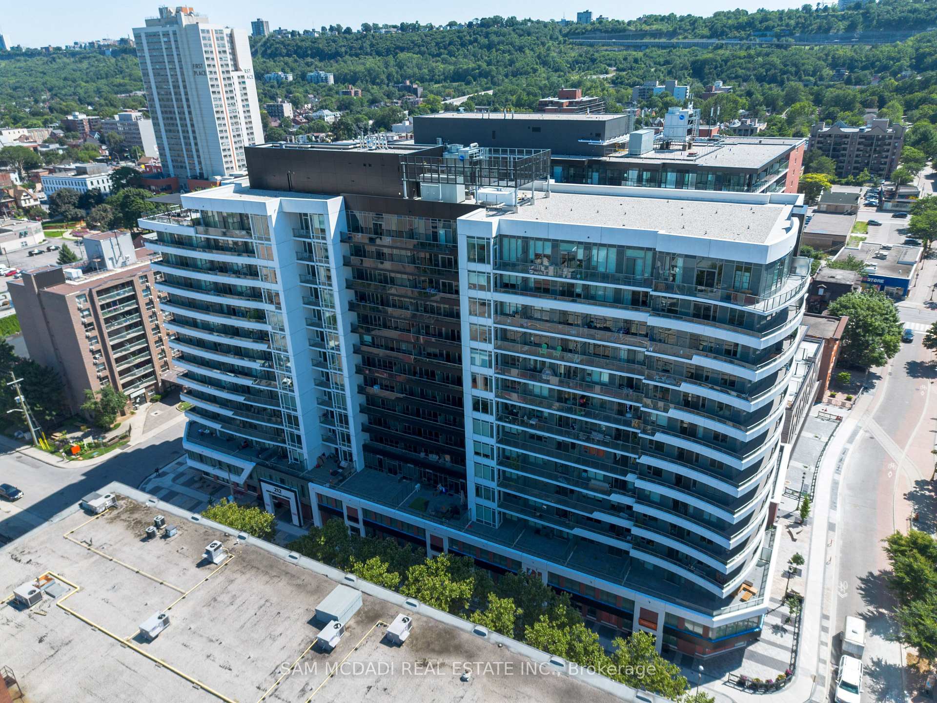 2 Bedrooms Condo at 212 King William,  Hamilton For sale
