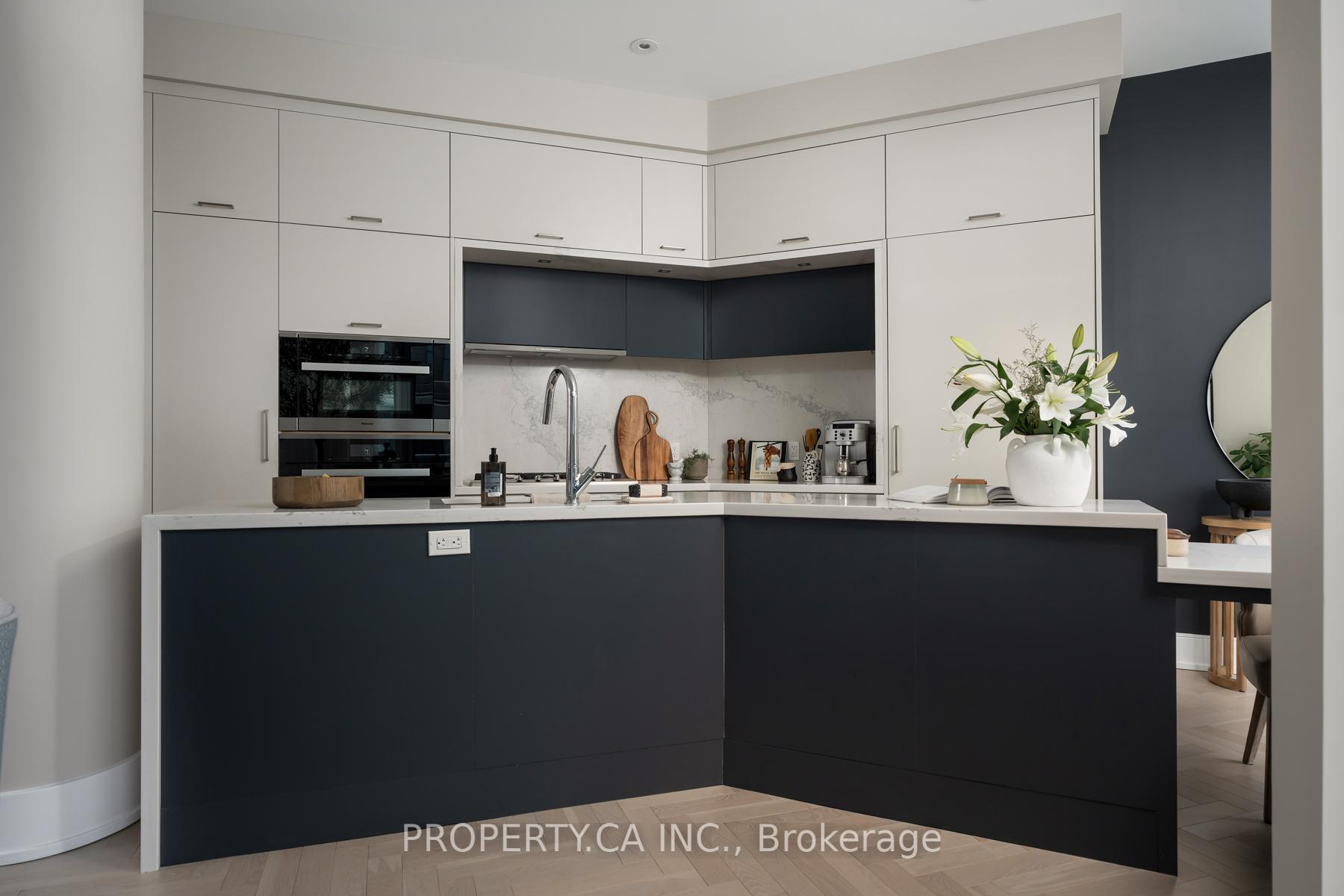 3 Bedrooms Condo at 1 Edgewater, Toronto For sale