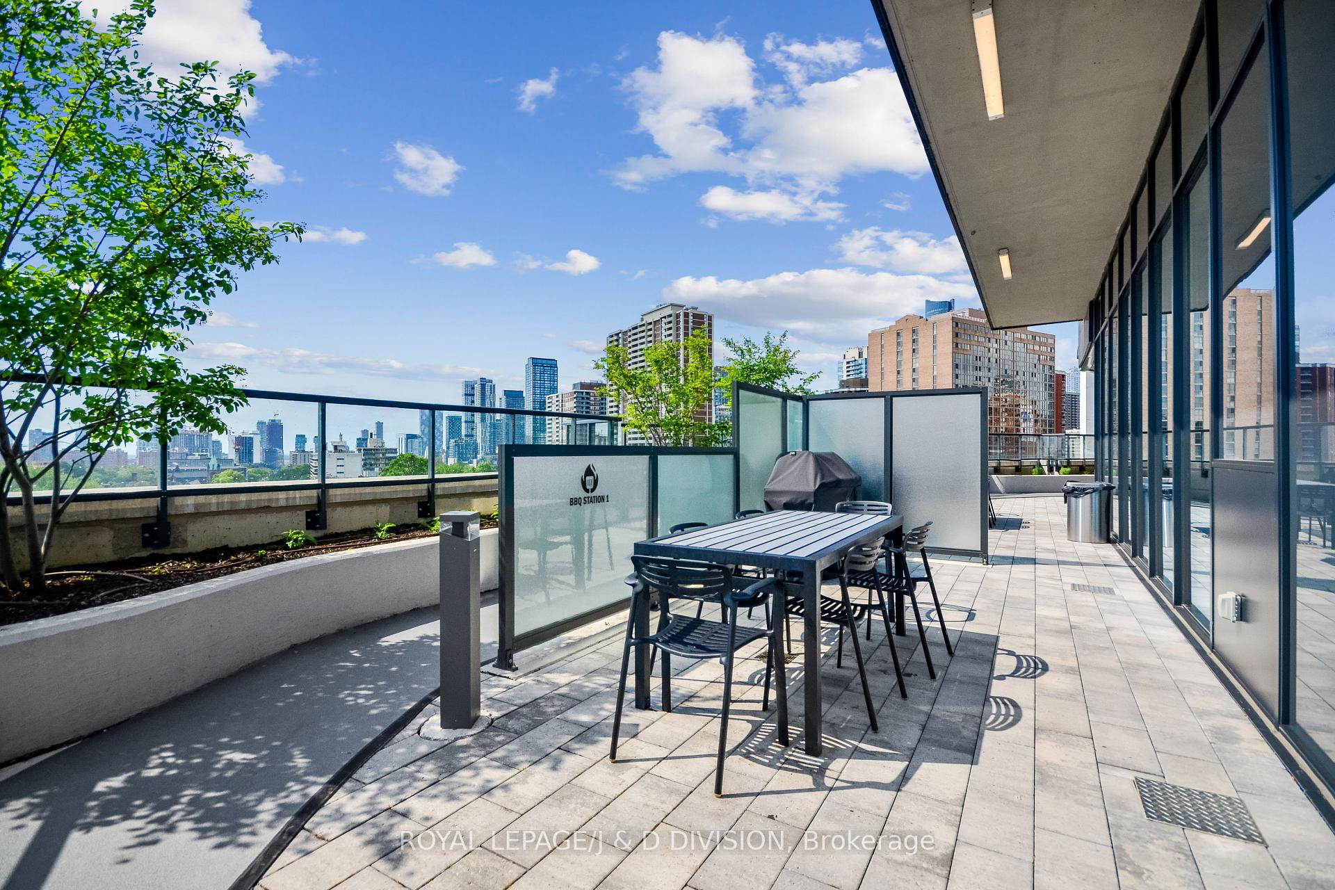 3 Bedrooms Condo at 159 Wellesley, Toronto For sale