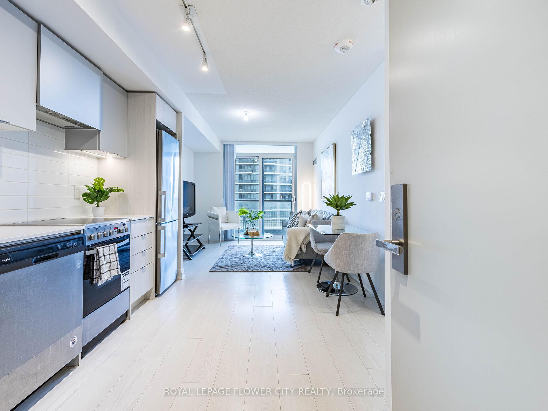 1 Bedroom Condo at 30 Gibbs, Toronto For sale