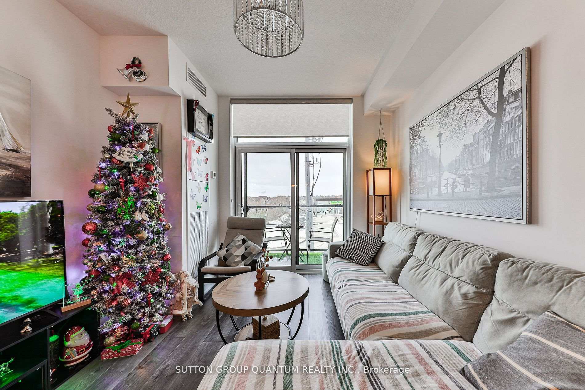2 Bedrooms Condo at 470 Dundas, Hamilton For sale