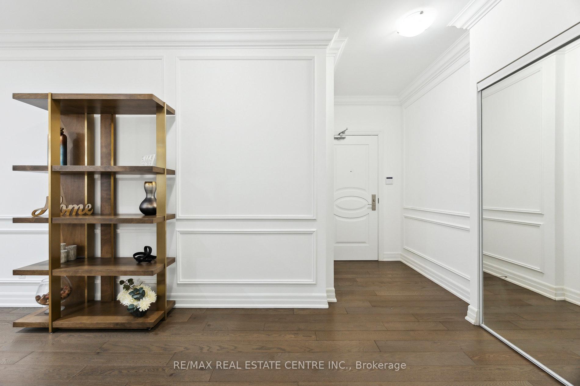 3 Bedrooms Condo at 9075 Jane,  Vaughan For sale