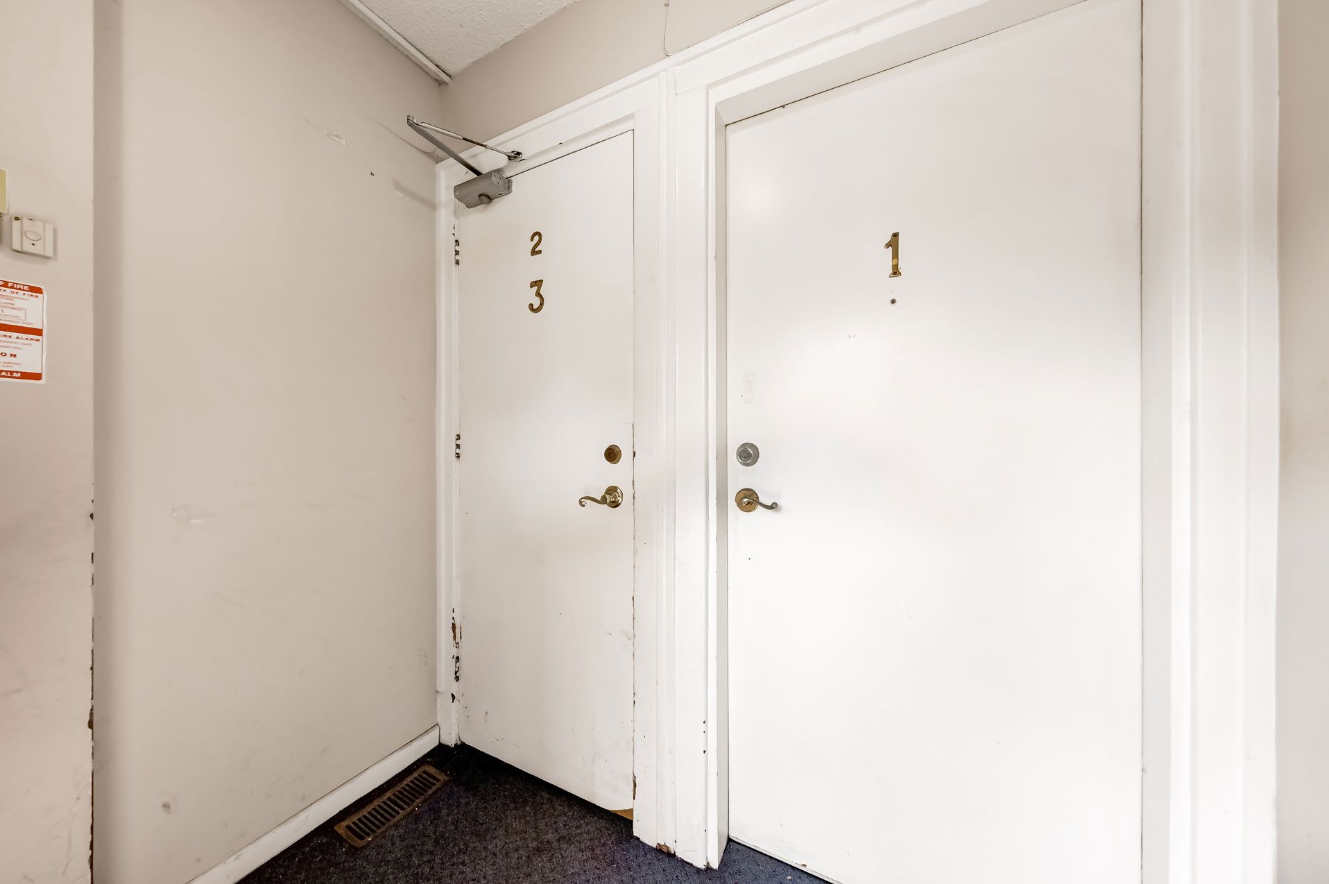 1200 Avenue Road Upper#3