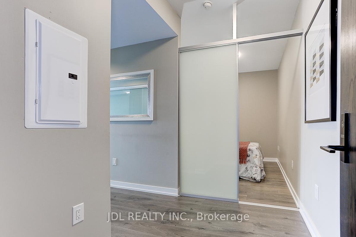 2 Bedrooms Condo at 426 University, Toronto For sale