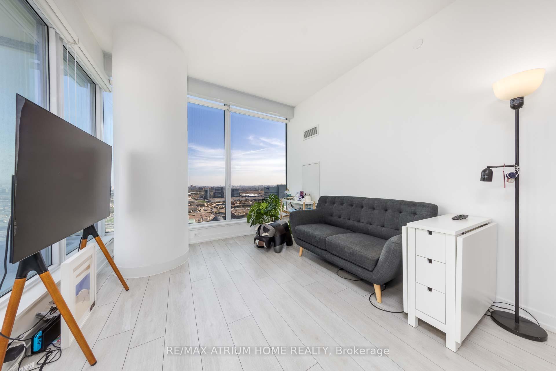 2 Bedrooms Condo at 950 Portage,  Vaughan For sale