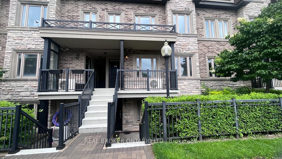 #214 - 320 John Street, Markham, ON L3T 0B1