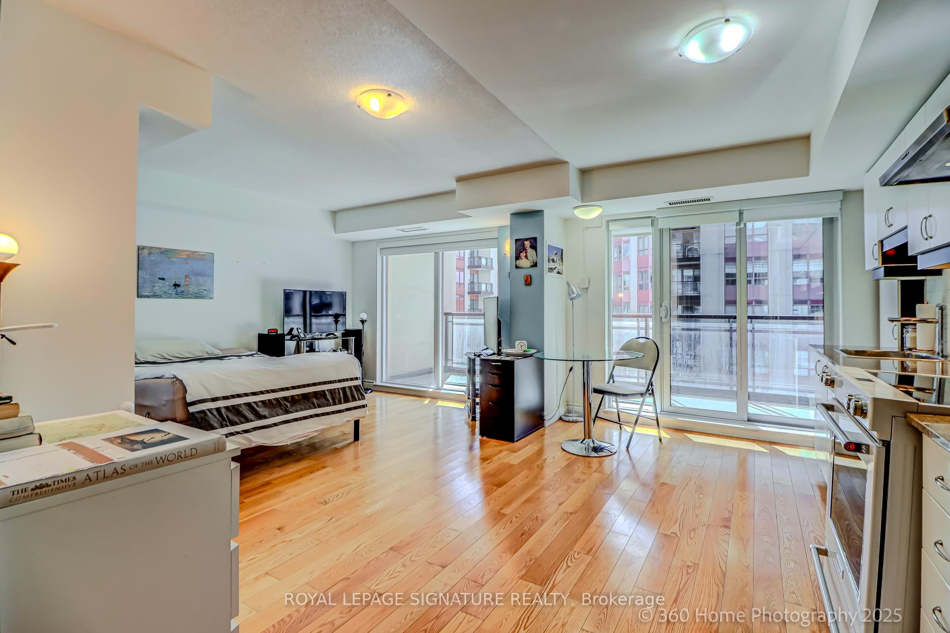 Condo at 27 Rean,  Toronto For sale