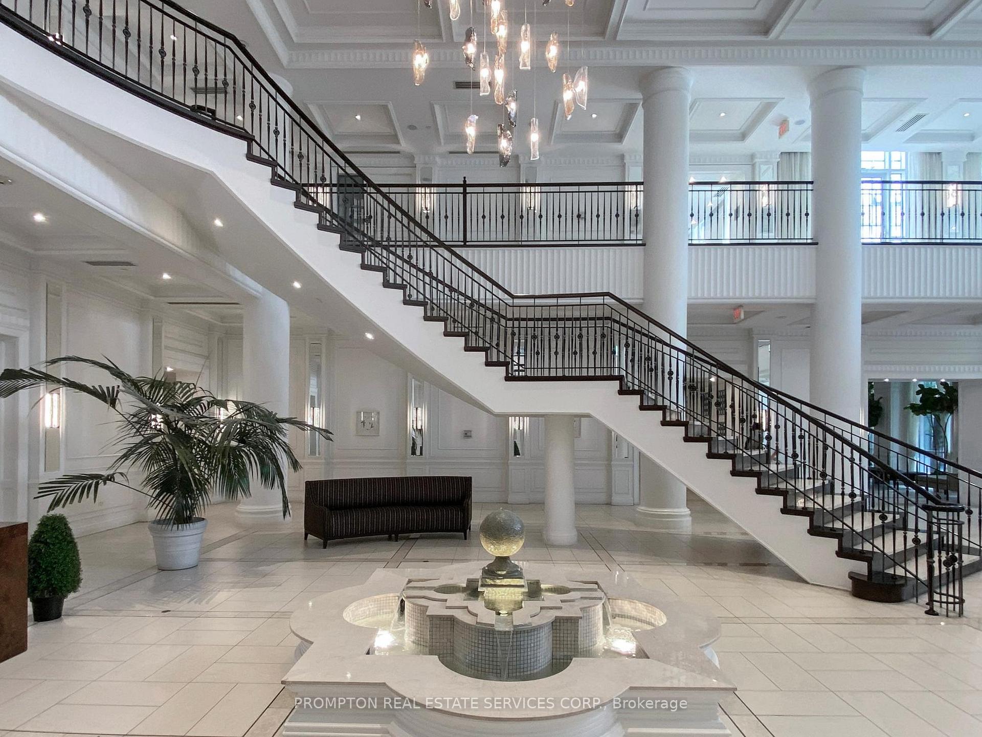 2 Bedrooms Condo at 15 Greenview, Toronto For sale