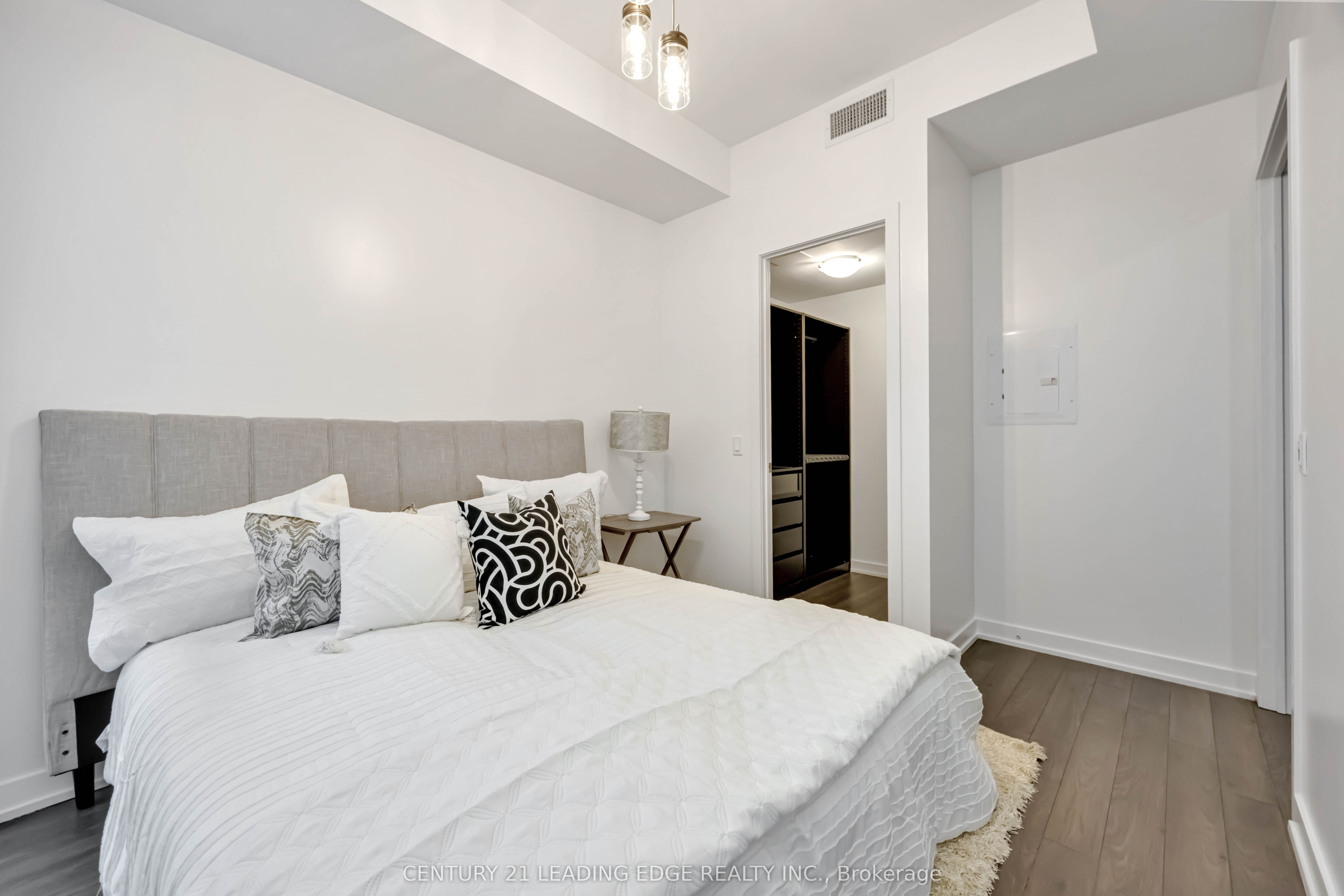 10 Park Lawn Road, #621