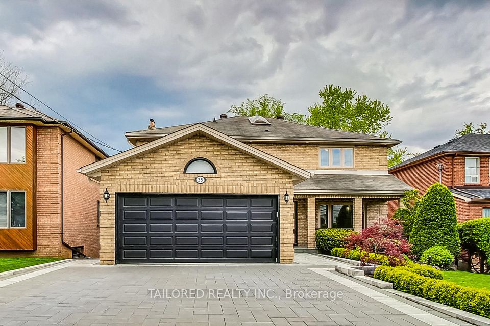 35 Mackay Drive, Richmond Hill, ON L4C 6N9