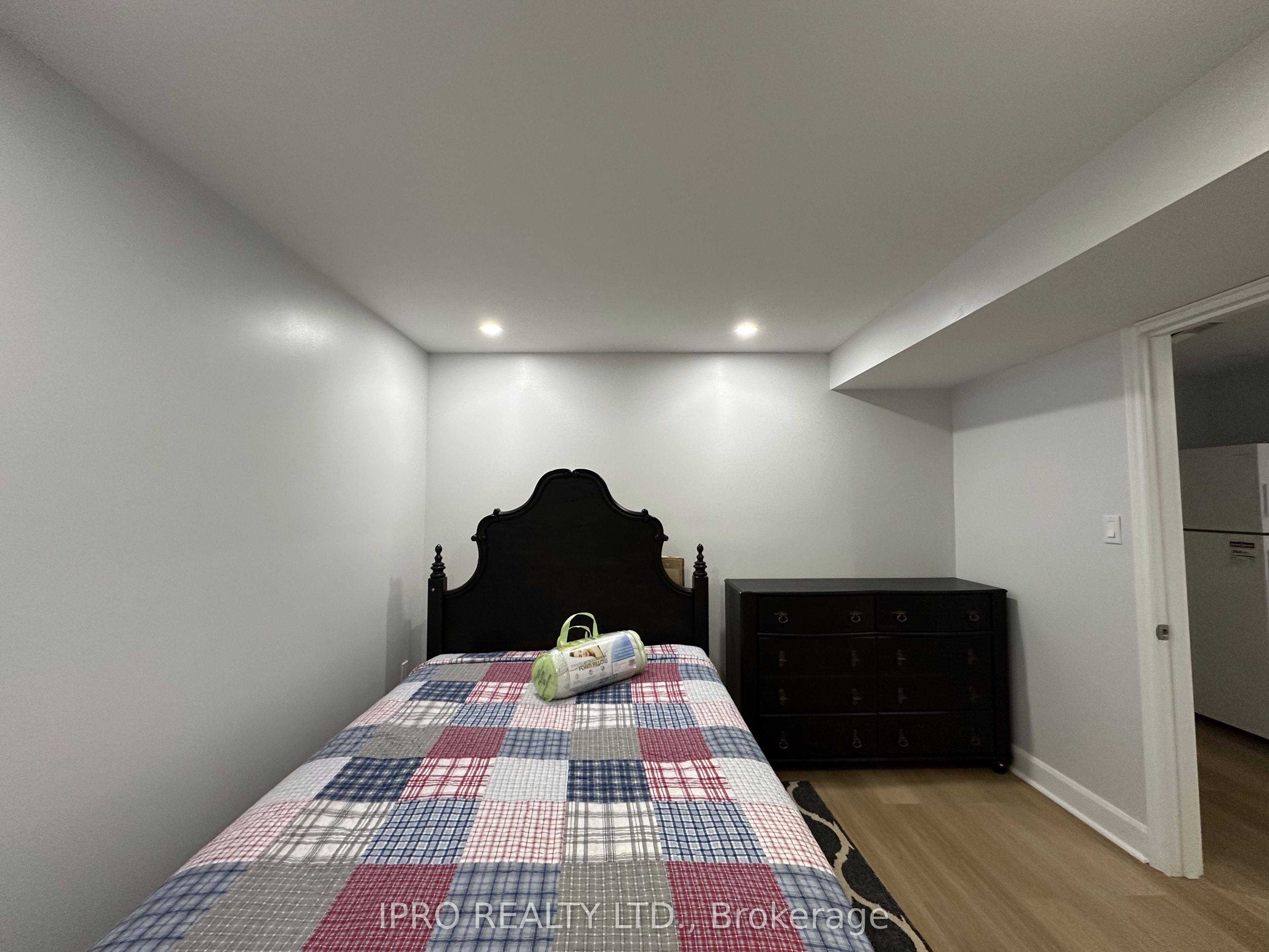 35 Shalom Crescent, #BSMT