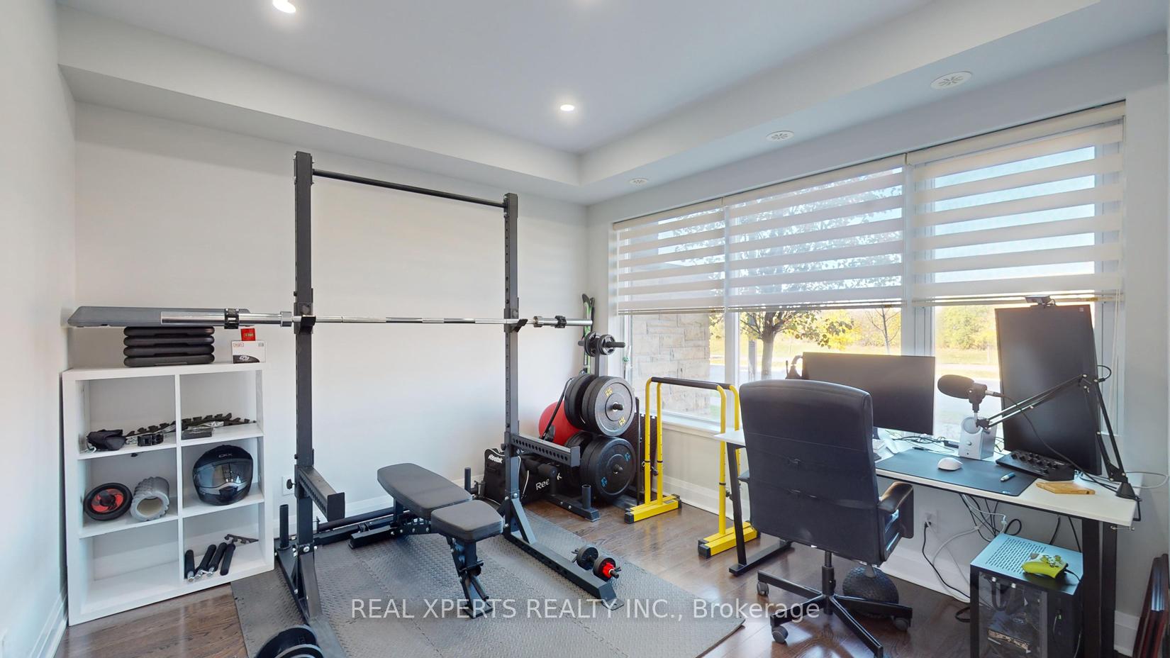 4 Bedrooms Condo at 90 Little Creek,  Mississauga For sale
