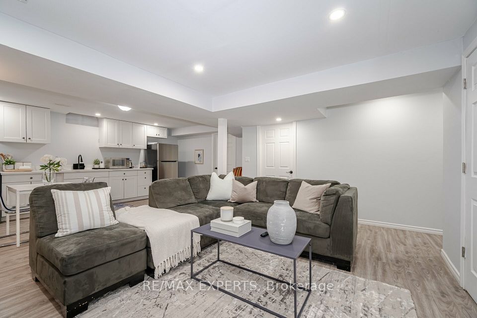 17 Belleville Drive
