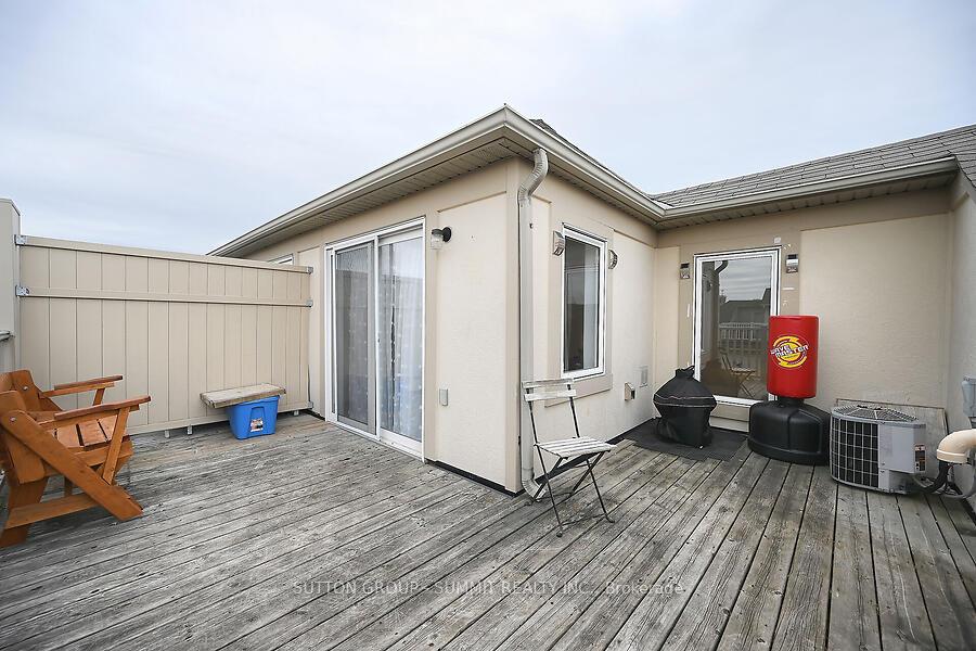 3 Bedrooms Condo at 633 DUNDAS,  Mississauga For sale