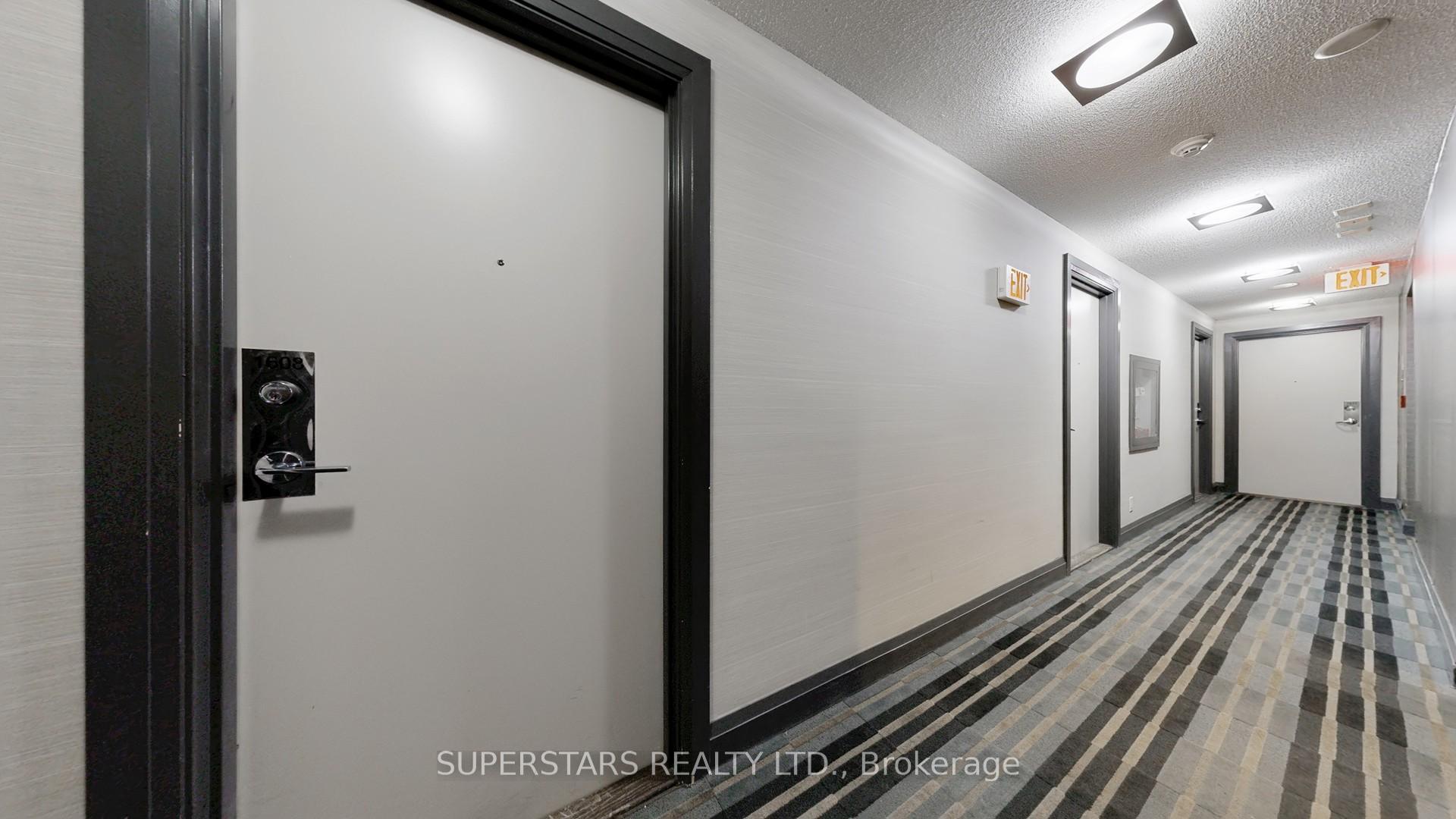 2 Bedrooms Condo at 25 Town Centre, Toronto For sale