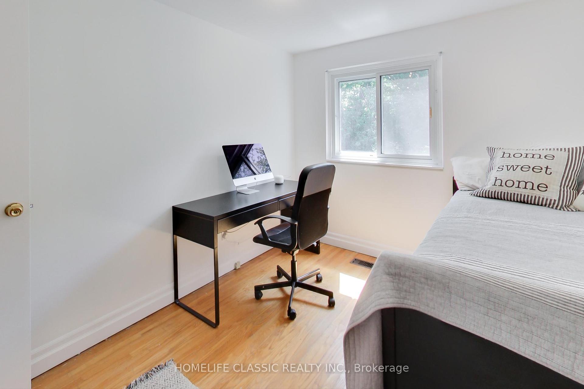 4 Bedrooms Condo at 108 Wild Briarway, Toronto For sale