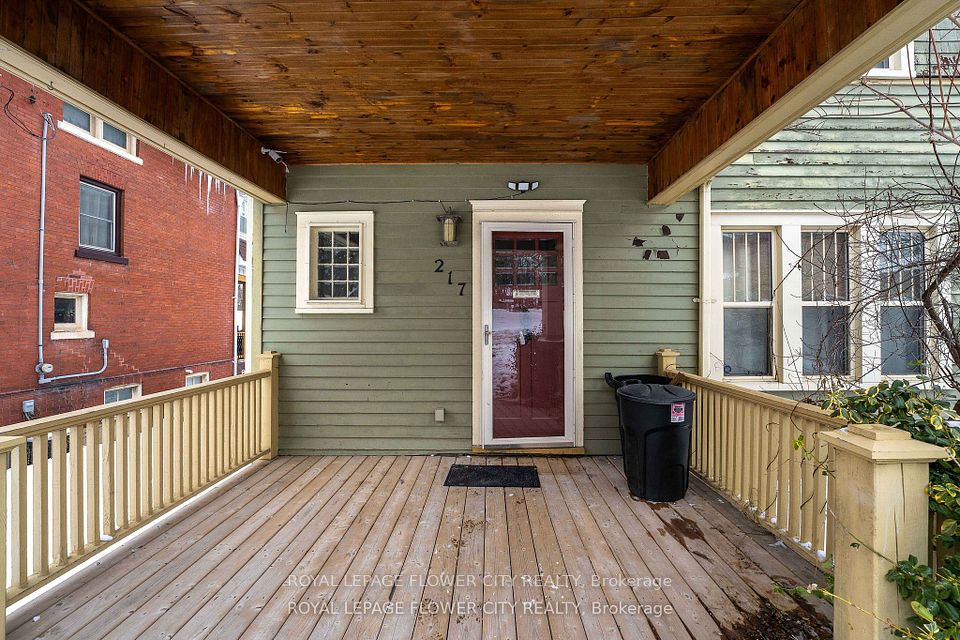 217 Earl