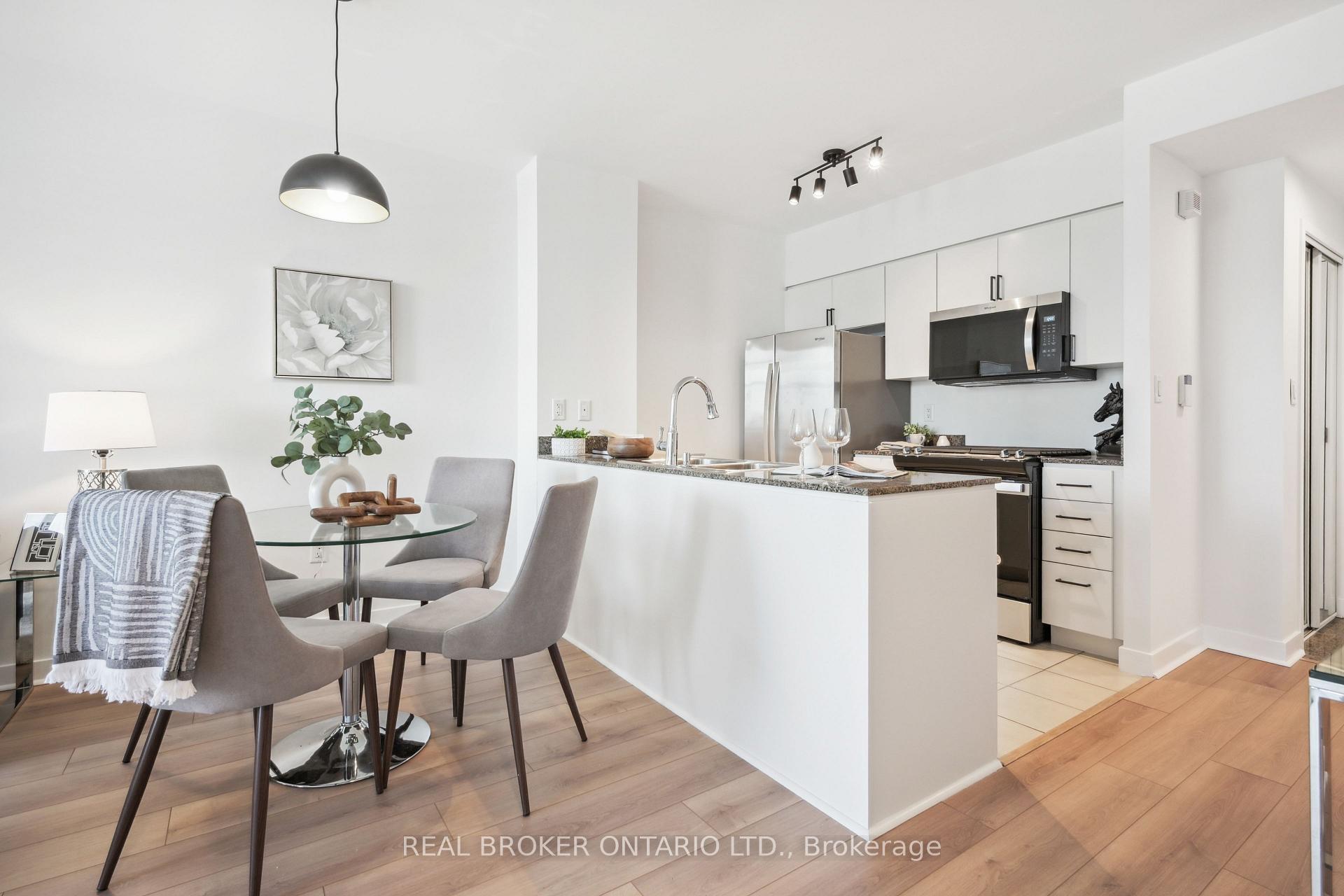 2 Bedrooms Condo at 10 Navy Wharf, Toronto For sale