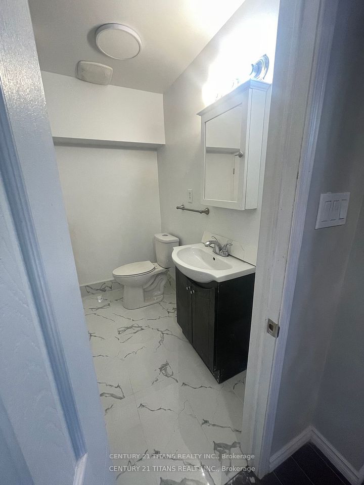 https://trreb-image.ampre.ca/R78R5uDb6NkMFy7m2aTBf_jPt4crvkgiVezYd5ck3Og/rs:fit:960:960/wm:.5:so:0:50:.4/wmsh:10/wmt:PHNwYW4gZm9yZWdyb3VuZD0nd2hpdGUnIGZvbnQ9JzY4Jz5DRU5UVVJZIDIxIFRJVEFOUyBSRUFMVFkgSU5DLiwgQnJva2VyYWdlPC9zcGFuPg/L3RycmViL2xpc3RpbmdzLzQwLzkyLzQ3Lzk4L3AvNmViODA4MmItMDE0ZC00ODZkLThkYjctNDNhYTY2OGQ3ZWVmLmpwZw.jpg