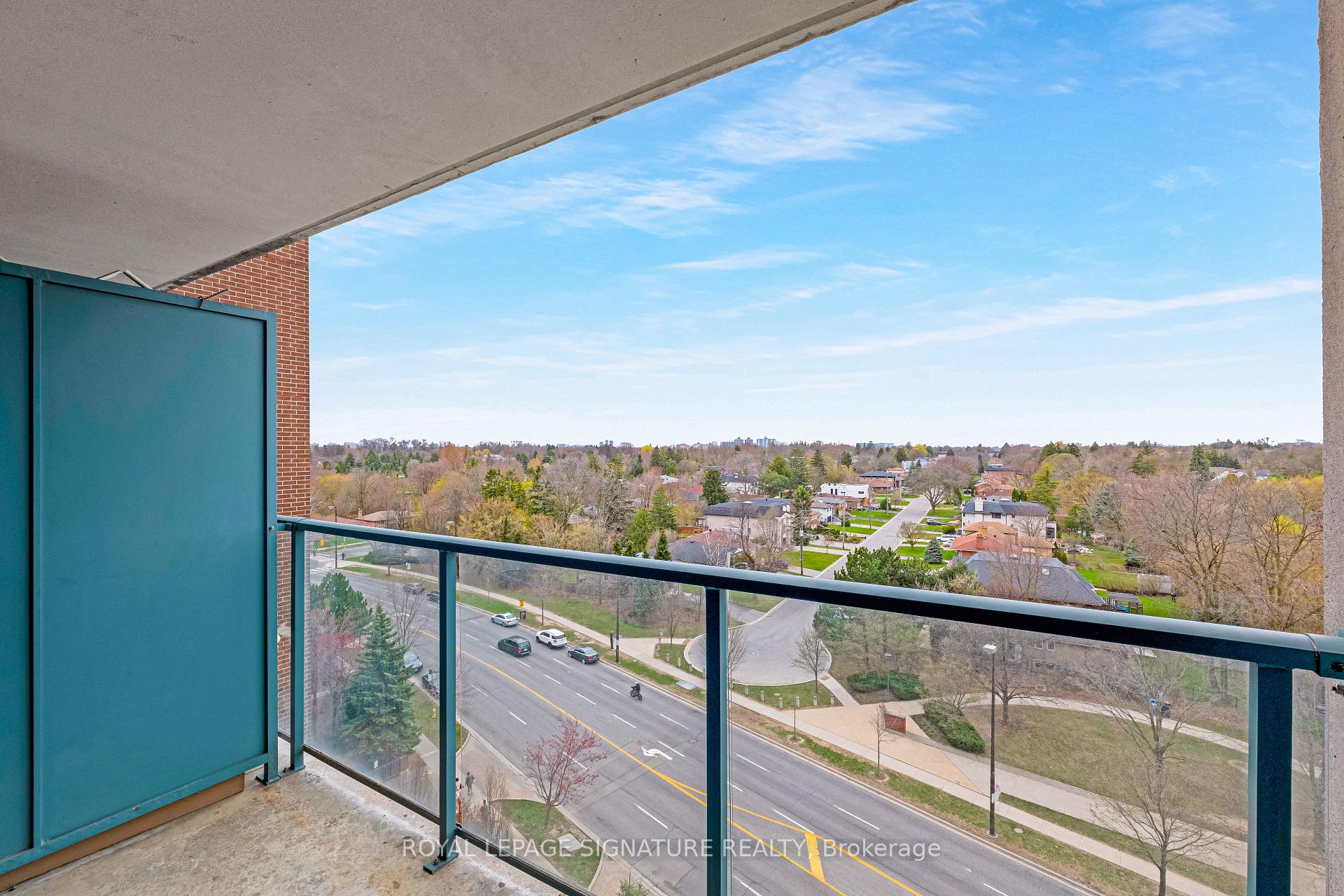 2 Bedrooms Condo at 233 Beecroft, Toronto For sale