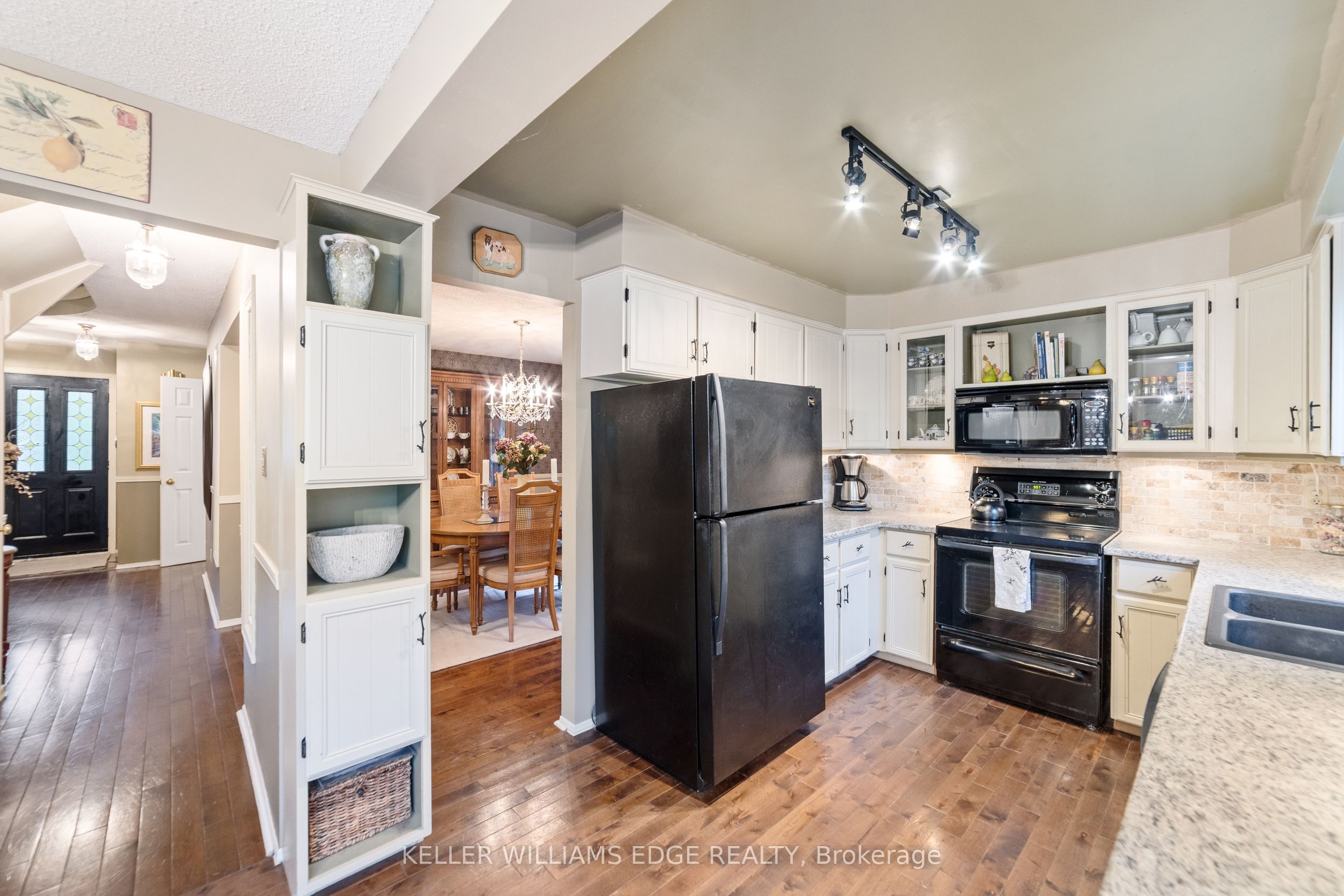 2095 Fallingbrook Court