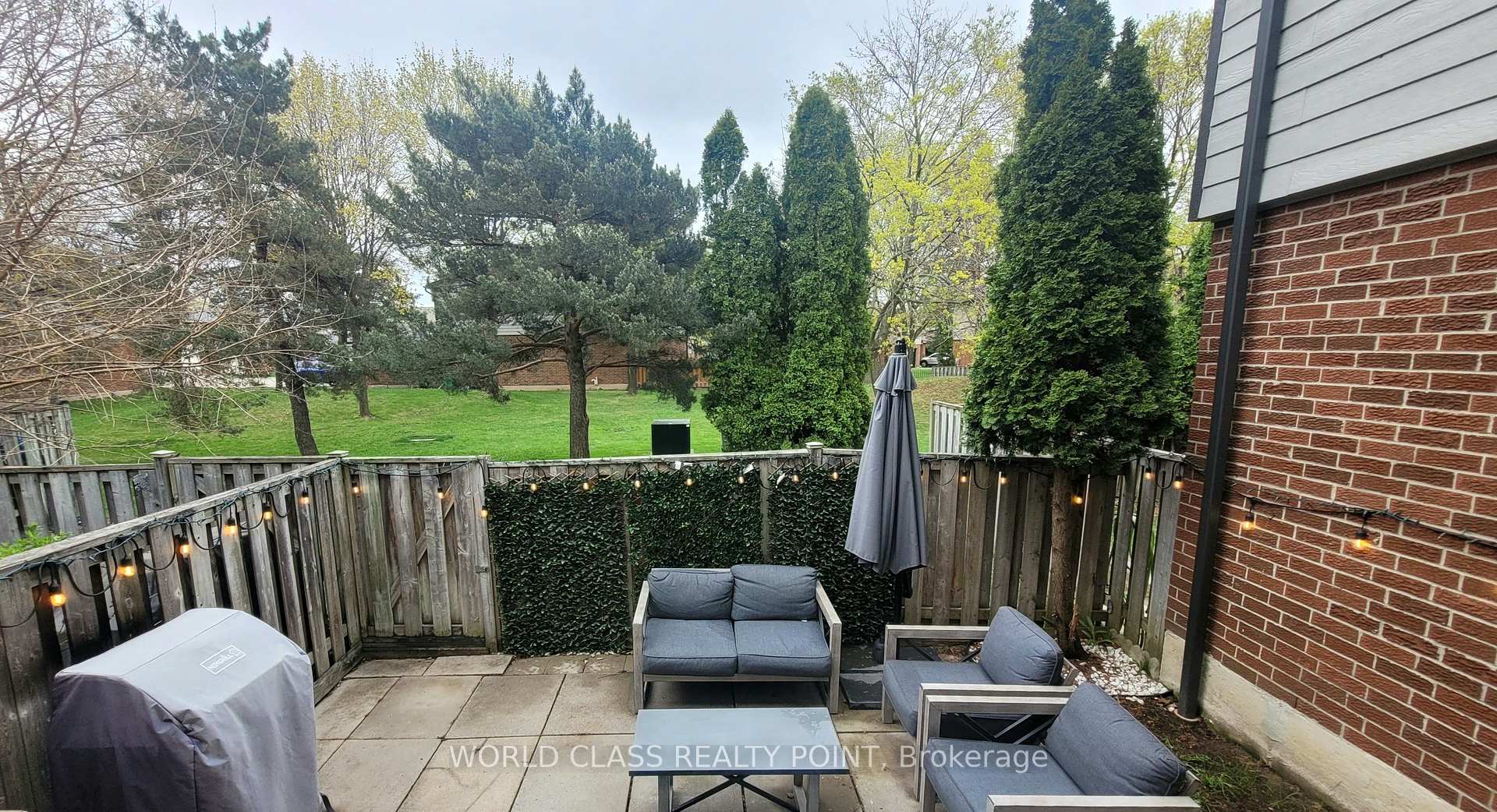 4 Bedrooms Condo at 525 Meadows, Mississauga For sale