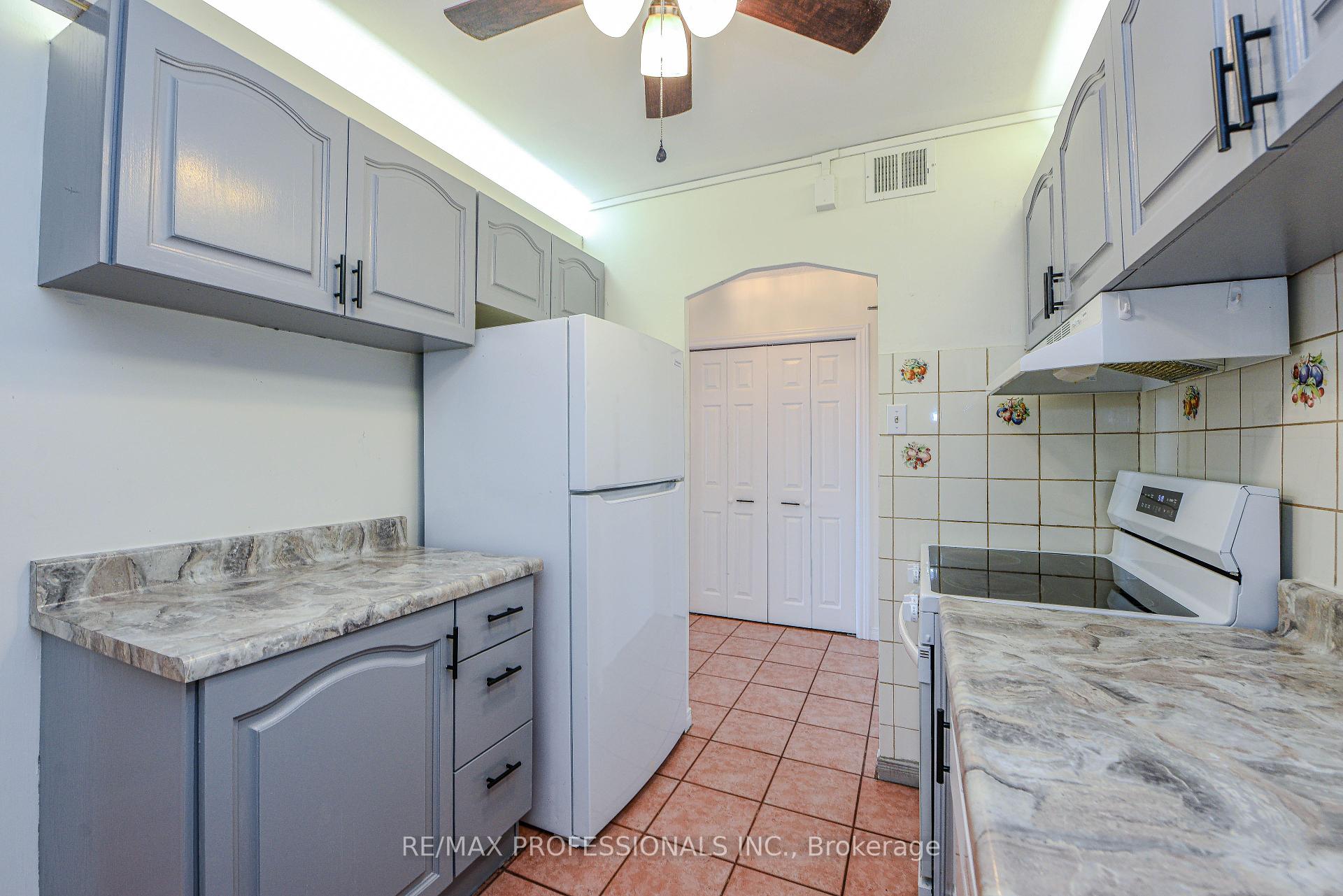3 Bedrooms Condo at 362 The East Mall, Toronto For sale