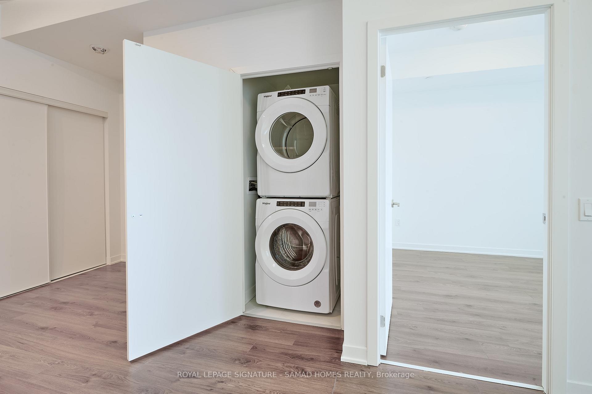 1 Bedroom Condo at 395 Dundas,  Oakville For sale