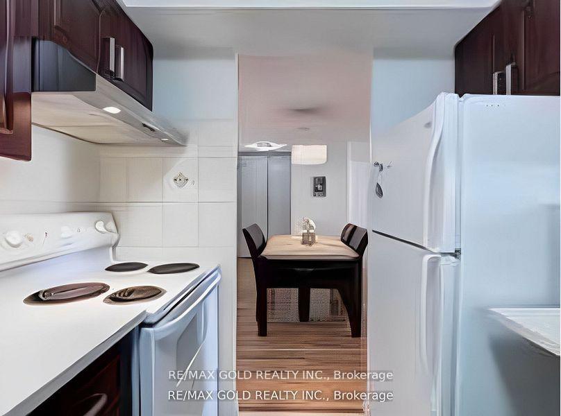 2 Bedrooms Condo at 10 Tapscott, Toronto For sale