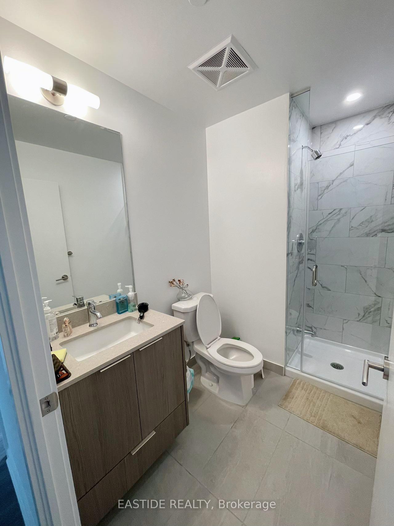 2 Bedrooms Condo at 36 Forest Manor, Toronto For sale