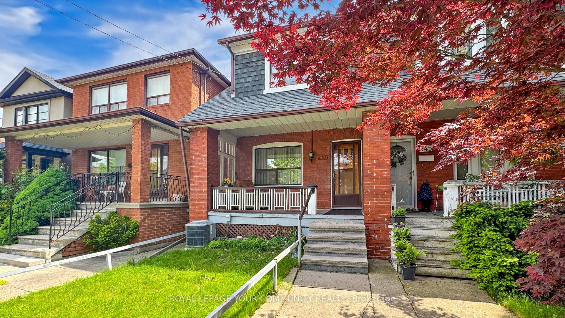 147 Nairn Avenue Toronto W03, Ontario Well-maintained home by long-time owners, featuring a very functional layout in the heart of Corso Italia. Cozy living and dining areas, plus an eat-in kitchen with a walkout to the yard. Offers 3 very spacious bedrooms the 3rd can be converted into a 2nd kitchen if desired. Finished open concept basement with a 3-piece bathroom, a large cantina, and a stairway leading to the backyard. Double car garage. Conveniently located with everything at your fingertips: Earlscourt Park, Joseph Piccininni Community Centre, bakeries, TTC, schools, and much more!