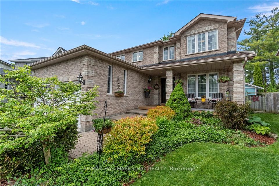 20 Stoneybrook Crescent, Barrie, ON L4N 0A5