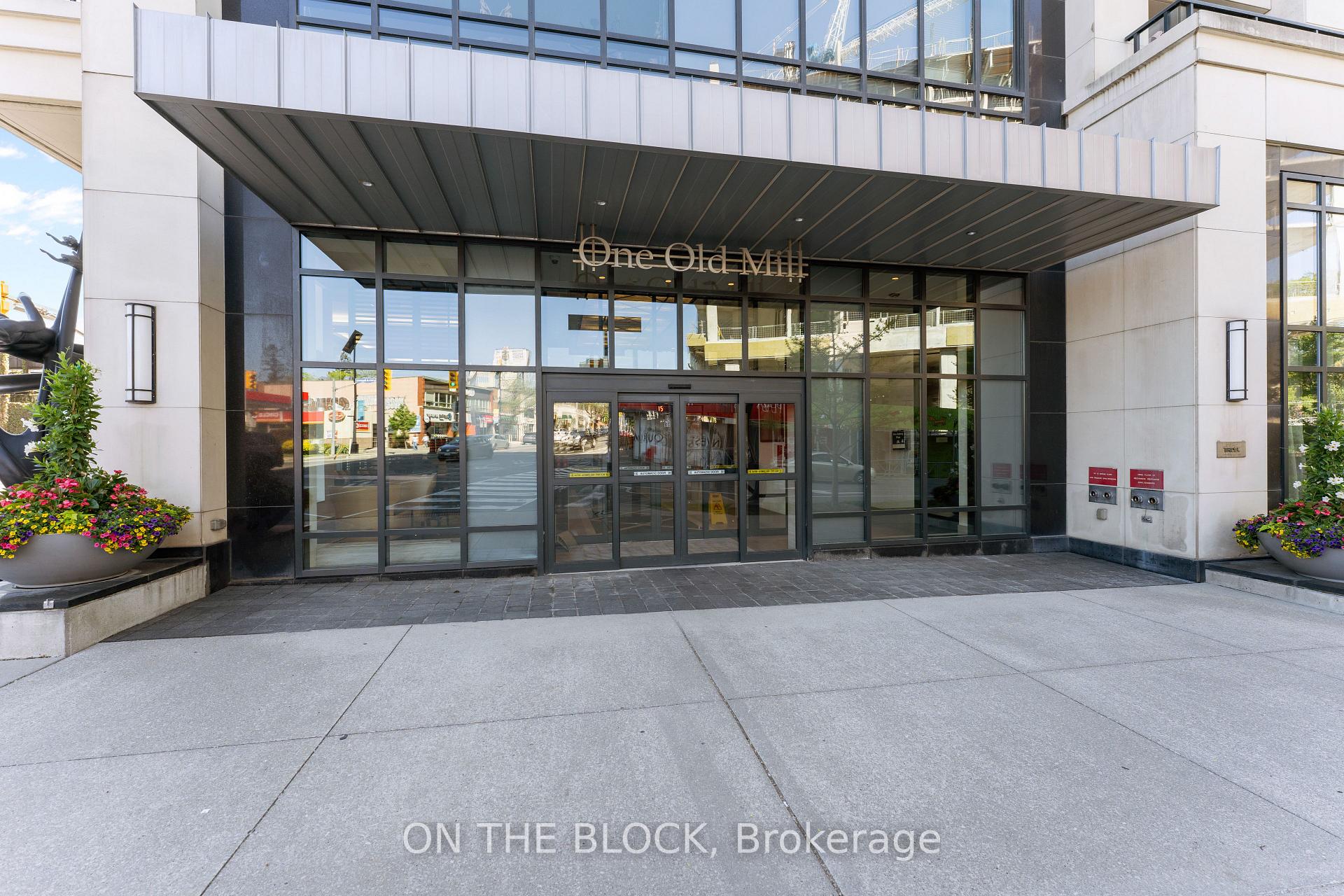 2 Bedrooms Condo at 1 Old Mill, Toronto For sale