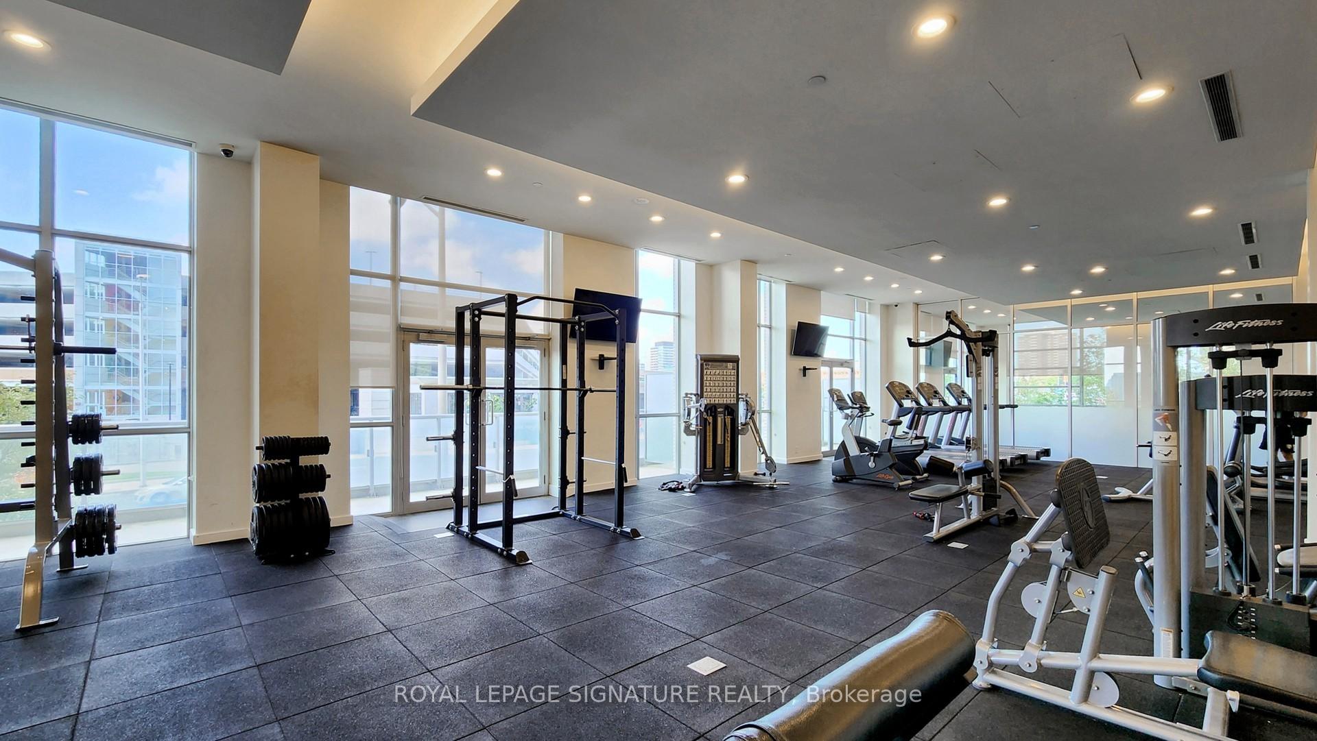 2 Bedrooms Condo at 70 Forest Manor, Toronto For sale