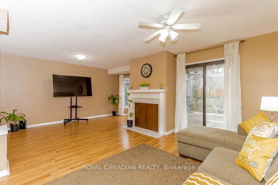 56 Edgewater Drive, Hamilton, ON L8E 4Z3