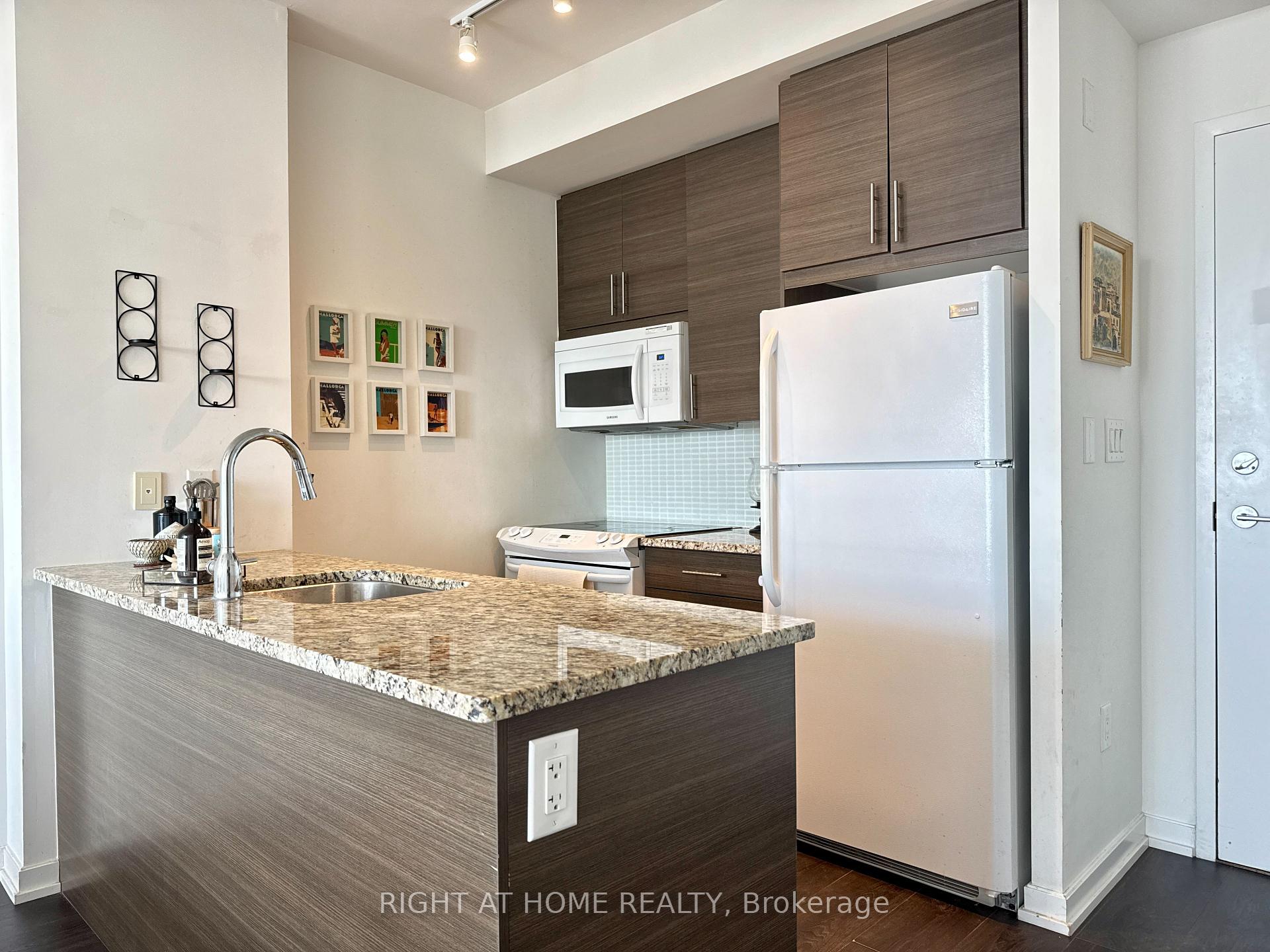 1 Bedroom Condo at 70 Forest Manor, Toronto For sale