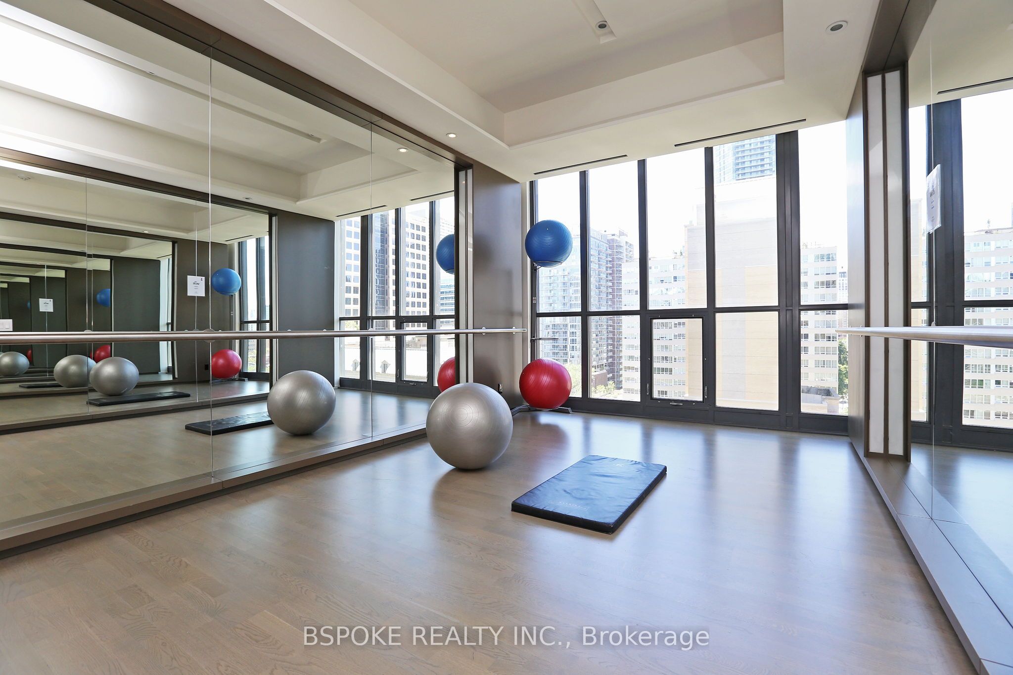 101 Charles Street E, #4402