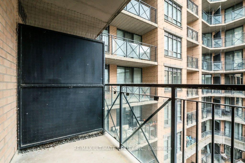 1 Bedroom Condo at 140 Simcoe, Toronto For sale