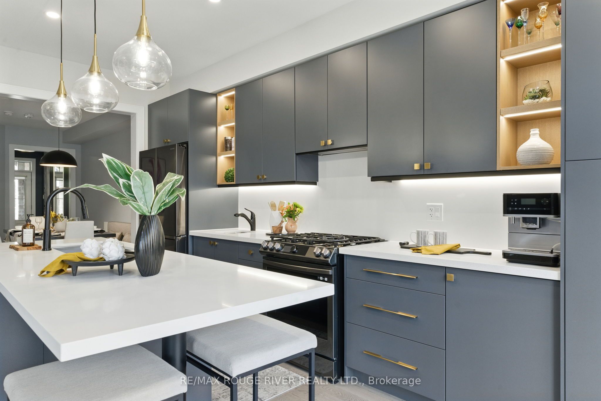 7 Caviglia Lane