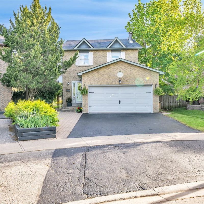 716 Stonepath Circle, Pickering, ON L1V 3T1