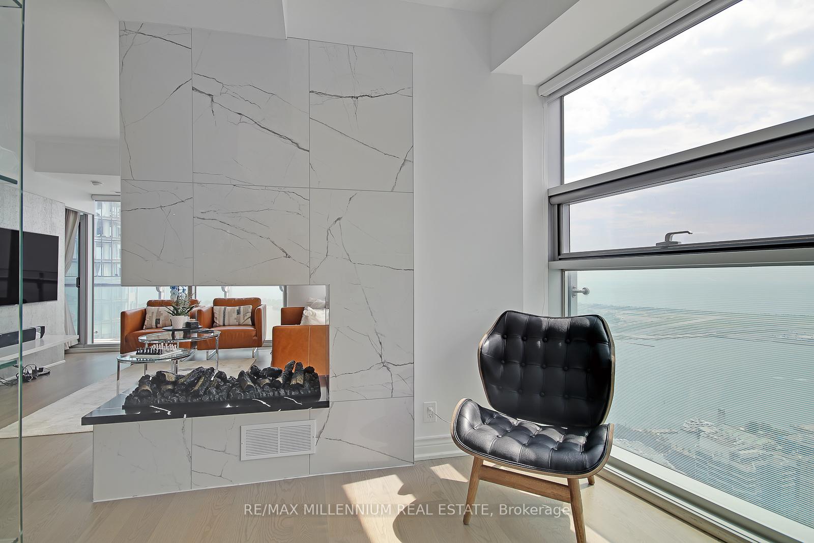 3 Bedrooms Condo at 12 York,  Toronto For sale