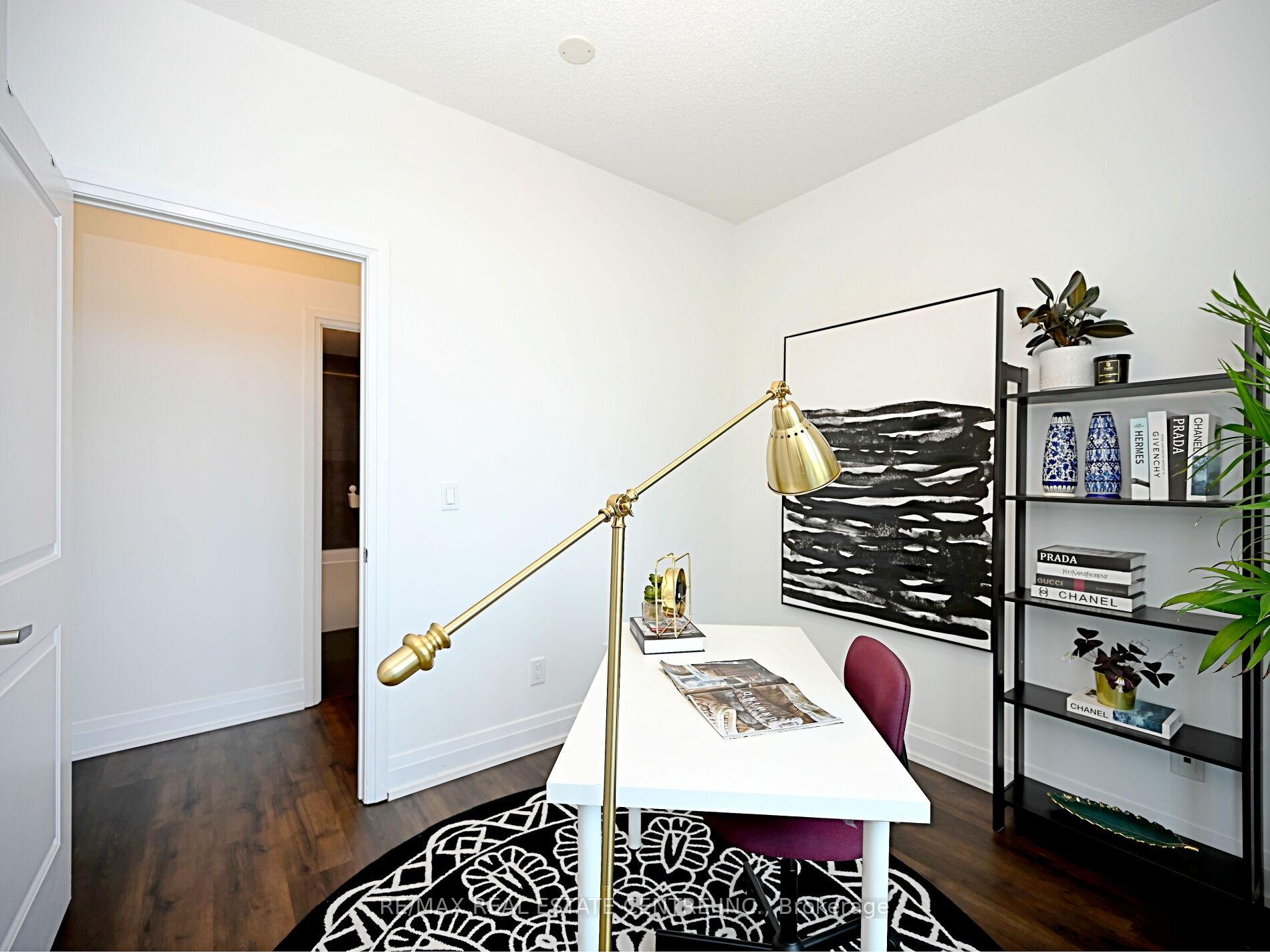 2 Bedrooms Condo at 65 Speers, Oakville For sale