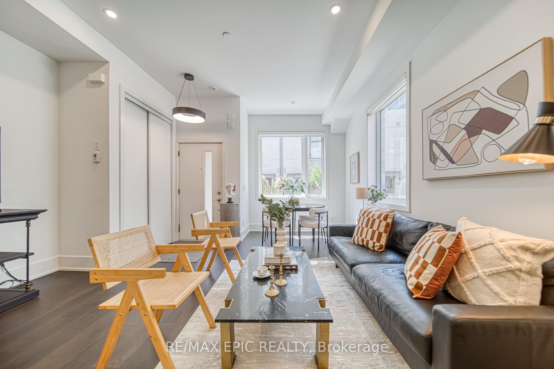 3 Bedrooms Condo at 165 Pears, Toronto For sale