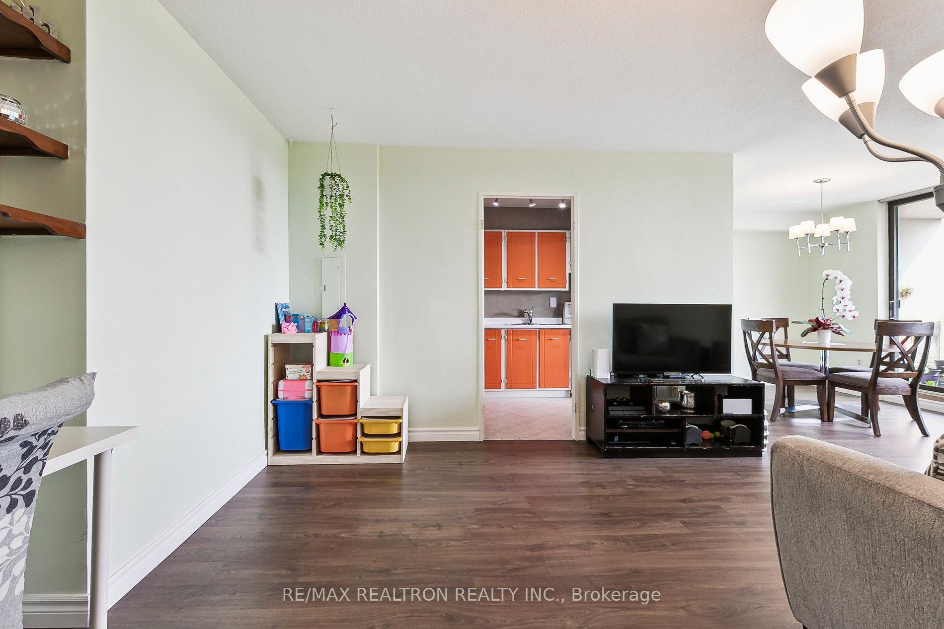 1 Bedroom Condo at 350 Seneca Hill, Toronto For sale