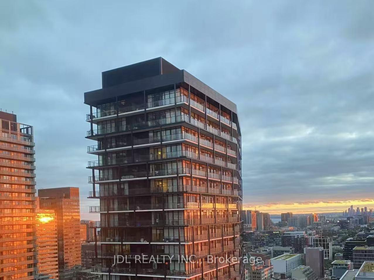 2 Bedrooms Condo at 318 Richmond, Toronto For sale