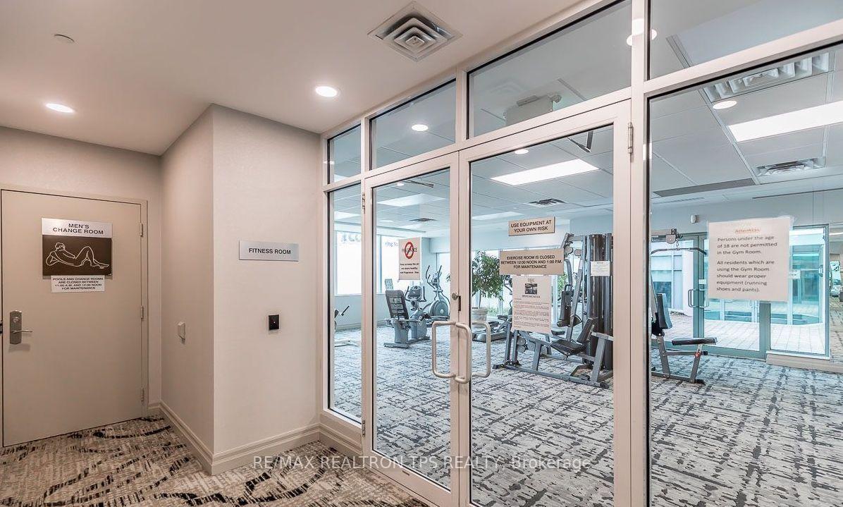 3 Bedrooms Condo at 61 Town Centre, Toronto For sale