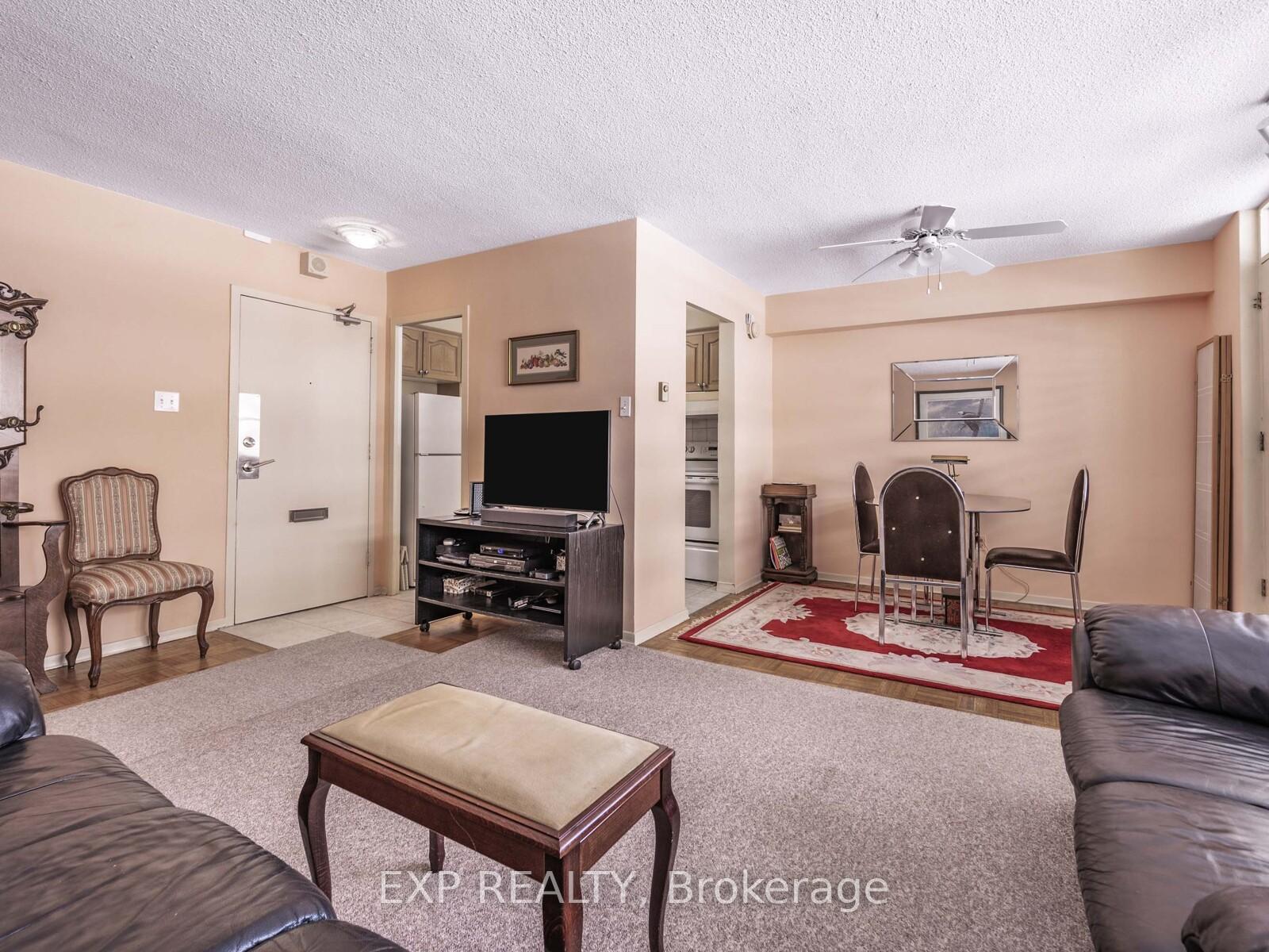 2 Bedrooms Co-op at 30 Gloucester, Toronto For sale