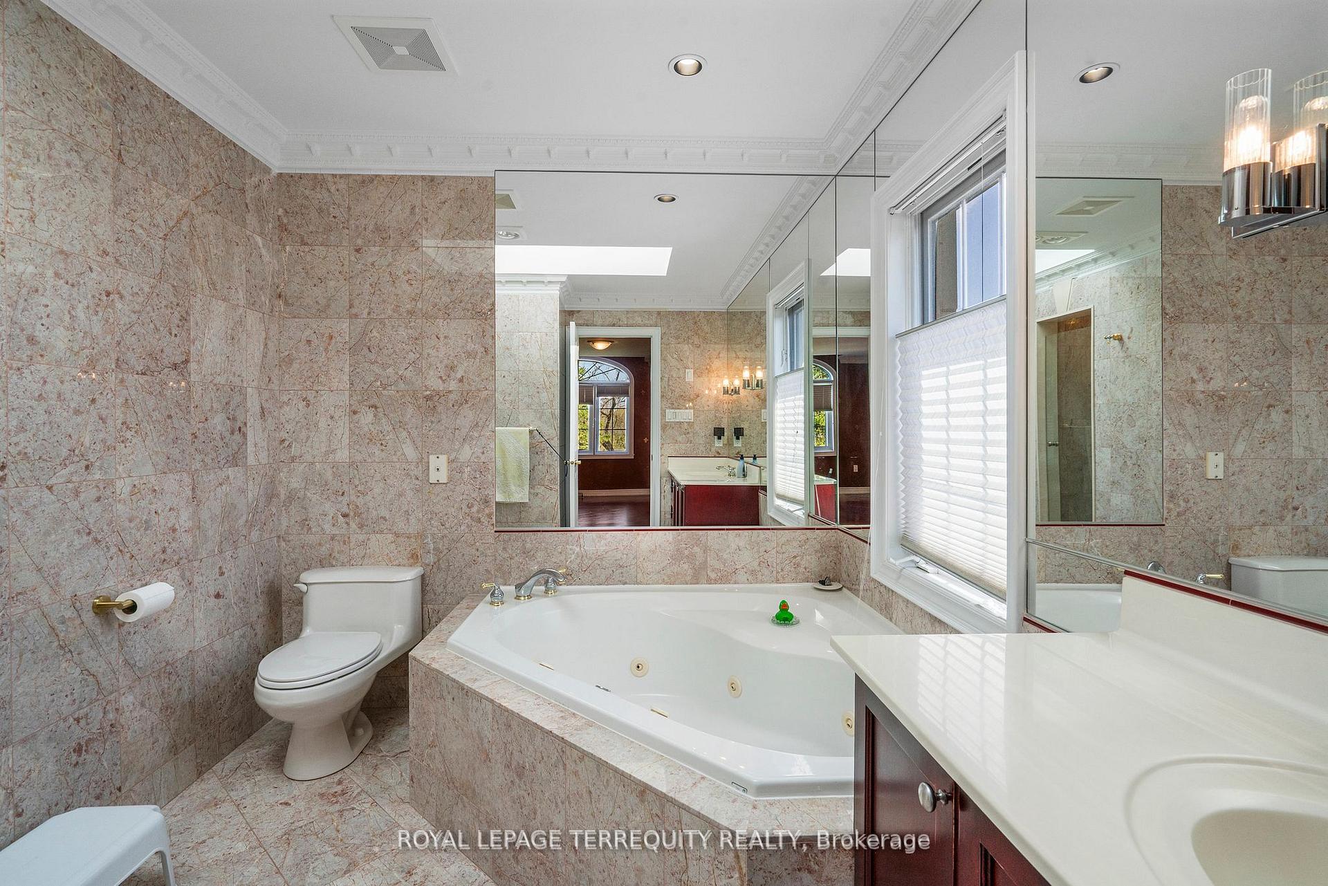 3 Bedrooms Condo at 197 La Rose, Toronto For sale